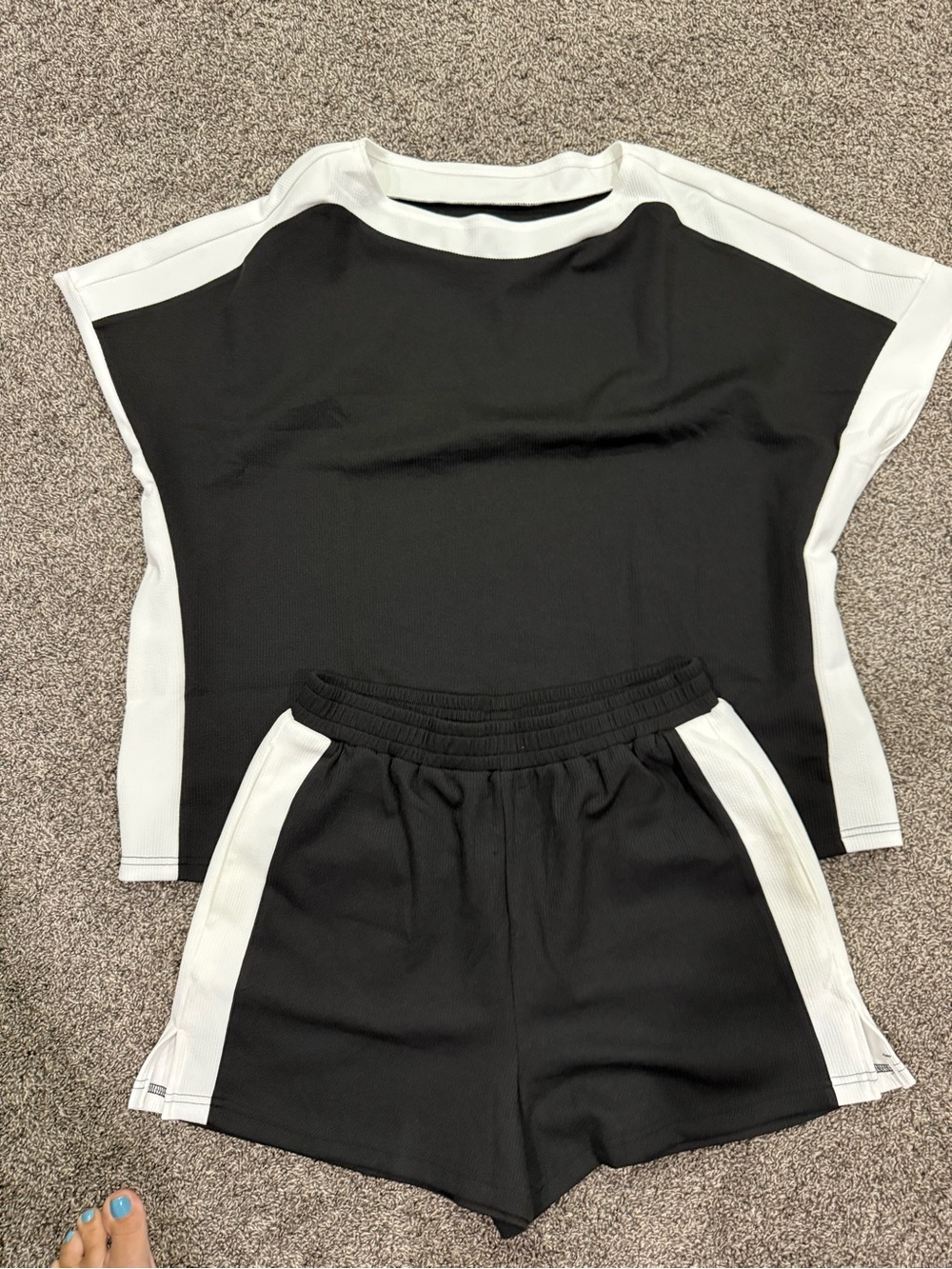 Amazon Black & White Two-Piece Lounge Set